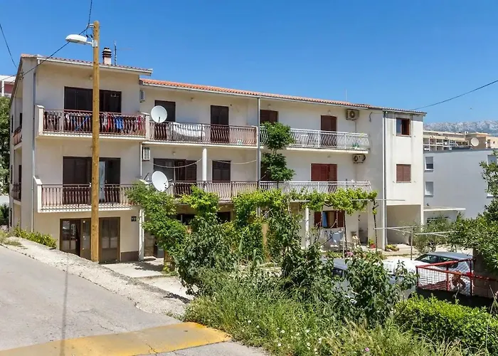 Apartments With A Parking Space Split - 12846