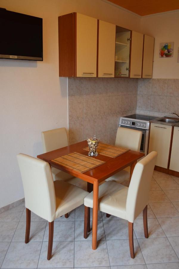 With A Parking Space - 12846 Apartman