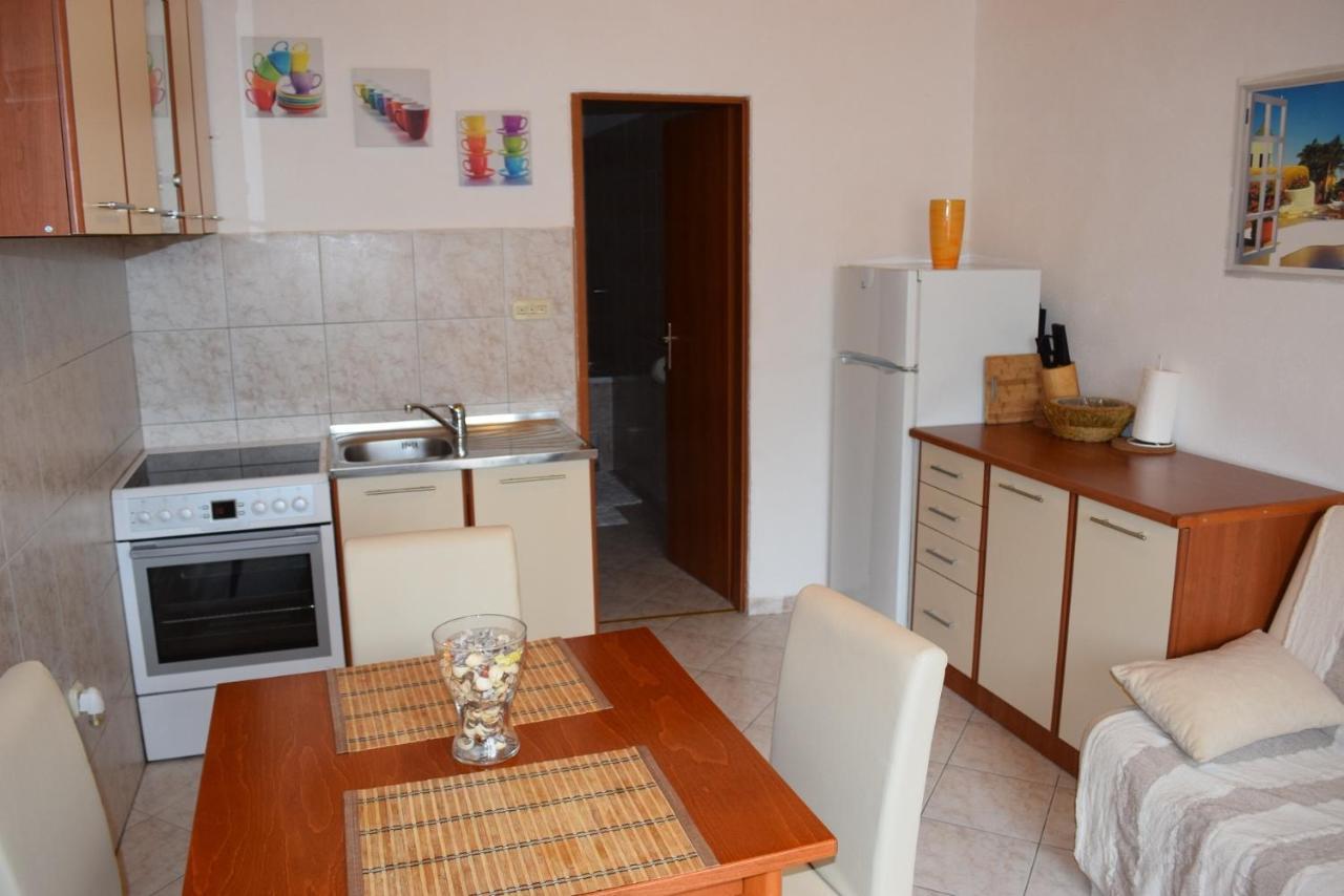 Apartman With A Parking Space - 12846