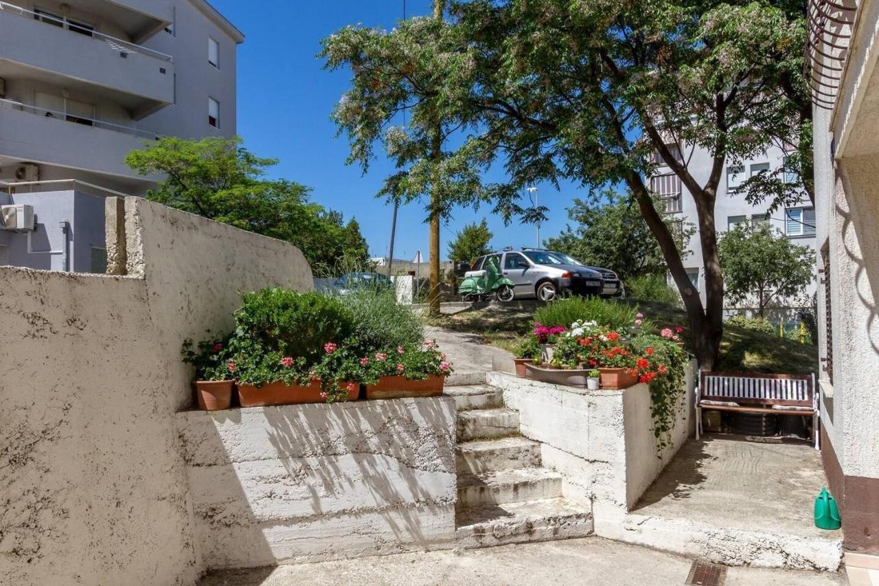 Apartman With A Parking Space - 12846 Split
