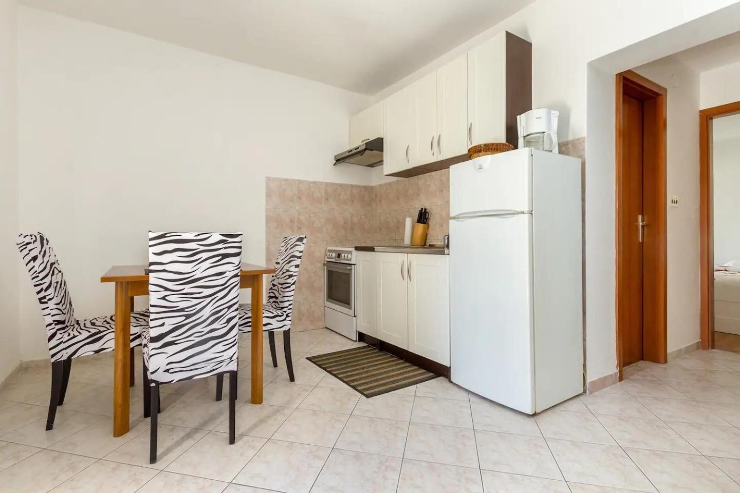 Apartman With A Parking Space - 12846